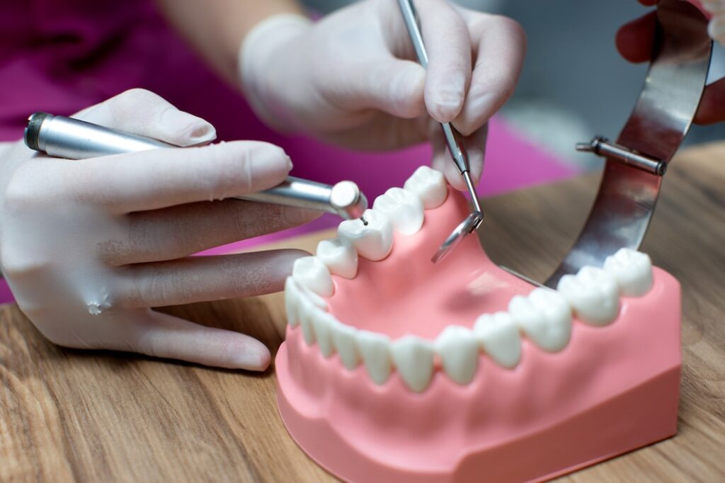 dental crown and what is it for