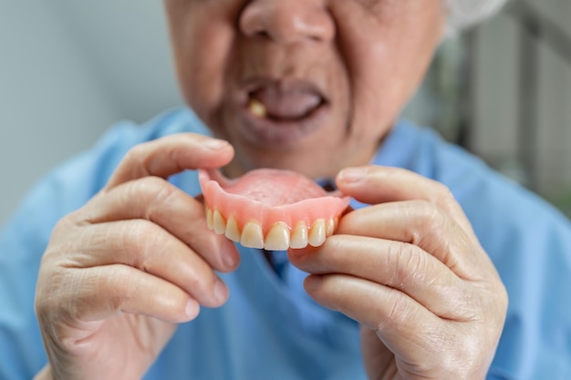 PEOPLE WITH DENTURES